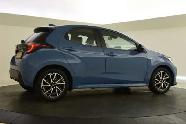 Toyota Yaris (2020) thumbnail 2