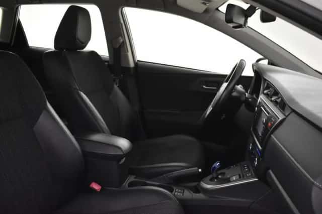 Toyota Auris (2015) thumbnail 3
