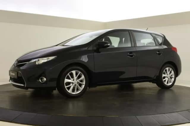 Toyota Auris (2014) thumbnail 5