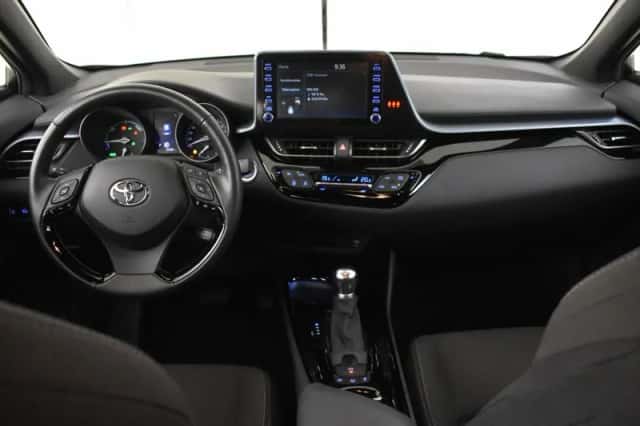 Toyota C-HR (2020) thumbnail 4