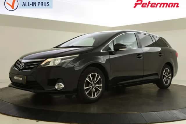 Toyota Avensis (2014) thumbnail 1