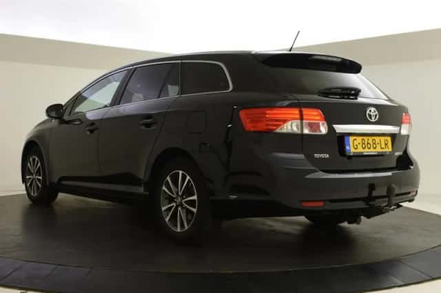 Toyota Avensis (2014) thumbnail 6