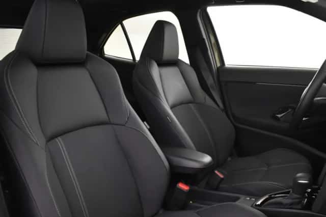 Toyota Yaris Cross (2024) thumbnail 3