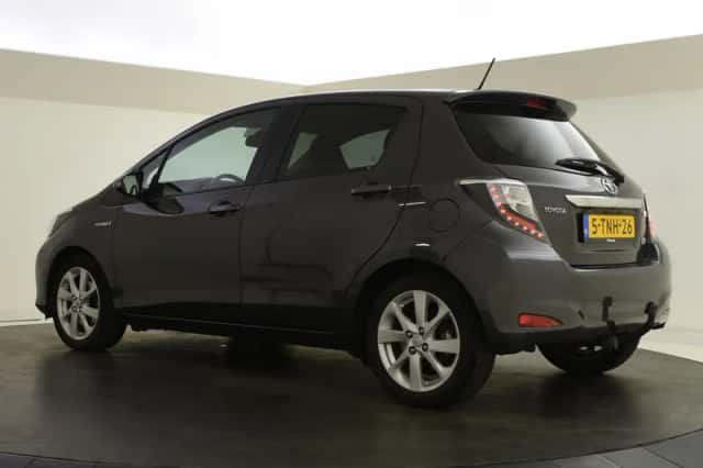 Toyota Yaris (2014) thumbnail 6