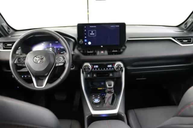 Toyota RAV4 (2023) thumbnail 4