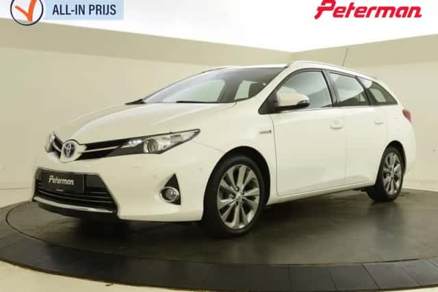 Toyota Auris (2015) thumbnail 1