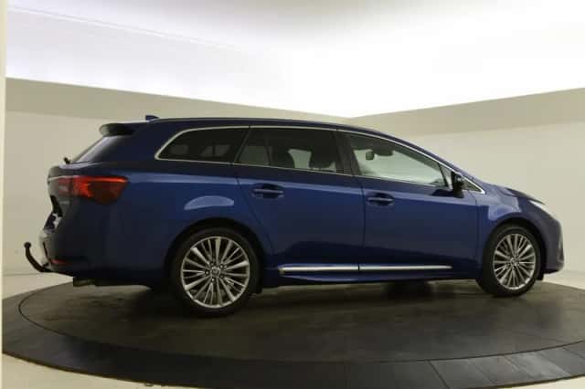 Toyota Avensis (2016) thumbnail 2