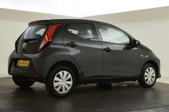 Toyota Aygo (2019) thumbnail 2