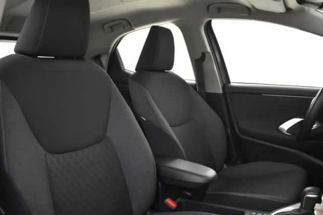 Toyota Yaris (2022) thumbnail 3