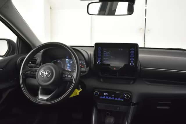 Toyota Yaris (2022) thumbnail 4