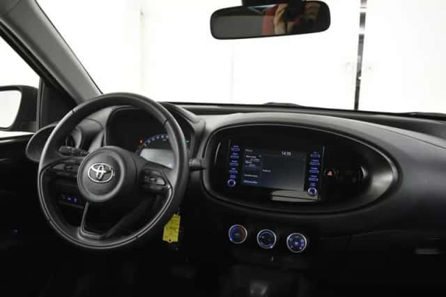 Toyota Aygo (2022) thumbnail 4