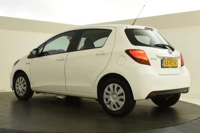 Toyota Yaris (2016) thumbnail 6