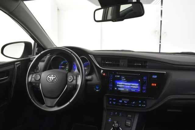 Toyota Auris (2018) thumbnail 4