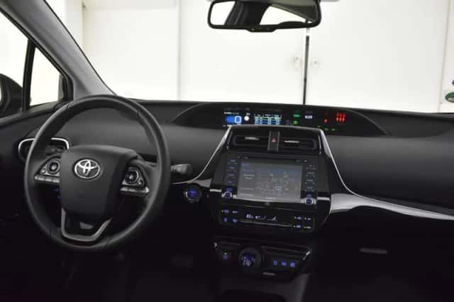 Toyota Prius (2021) thumbnail 4