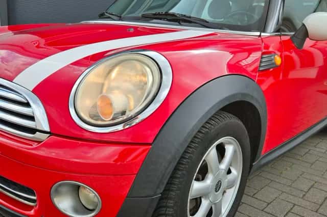 MINI Cooper (2008) thumbnail 2