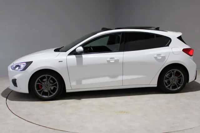 Ford Focus (2020) thumbnail 2