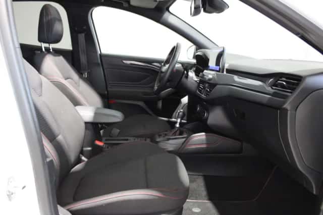 Ford Focus (2020) thumbnail 4