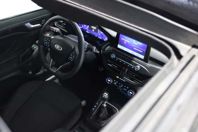 Ford Focus (2020) thumbnail 6