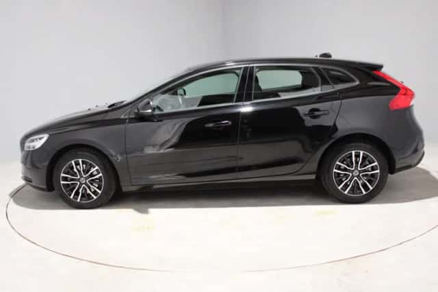 Volvo V40 (2018) thumbnail 2