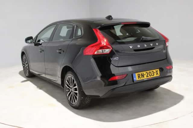 Volvo V40 (2018) thumbnail 3