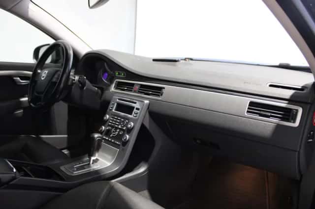 Volvo V70 (2010) thumbnail 5