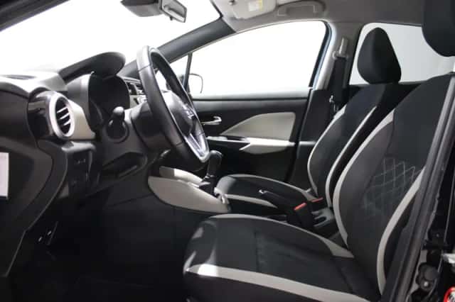 Nissan Micra (2017) thumbnail 4