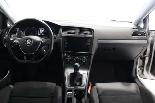 Volkswagen Golf (2018) thumbnail 6