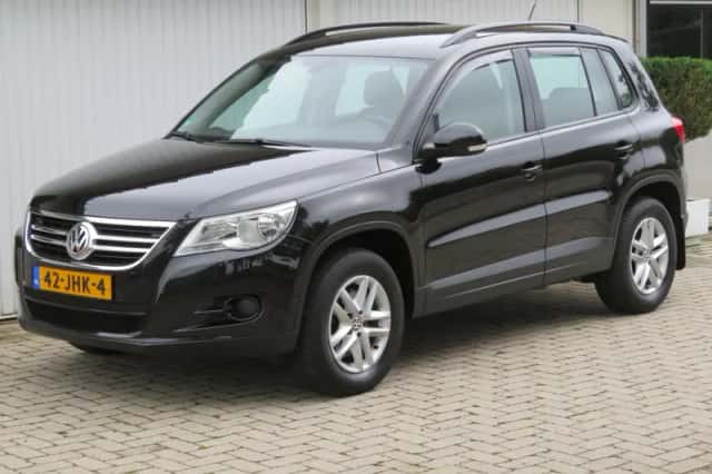 Volkswagen Tiguan (2009) thumbnail 1