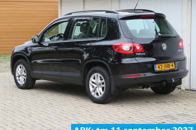Volkswagen Tiguan (2009) thumbnail 3
