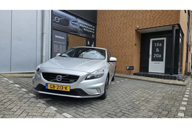 Volvo V40 (2015) thumbnail 5