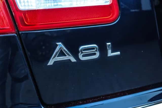 Audi A8 (2004) thumbnail 5