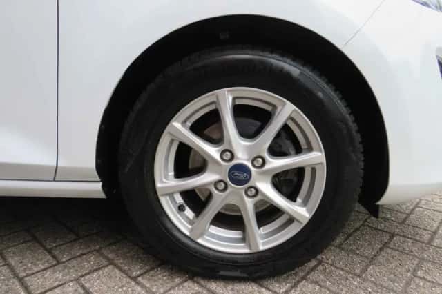 Ford Fiesta (2021) thumbnail 5