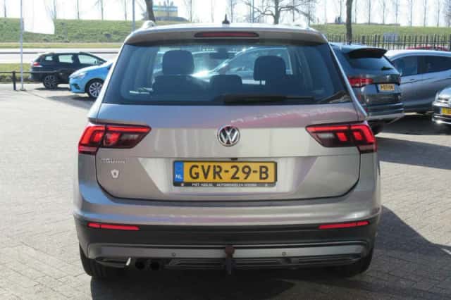 Volkswagen Tiguan (2019) thumbnail 5