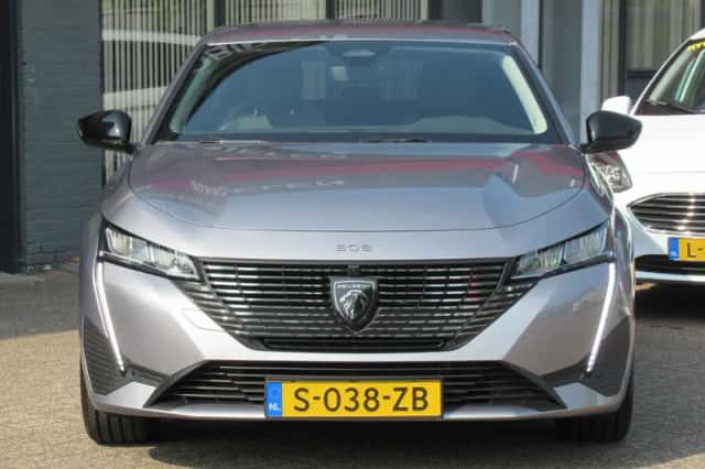 Peugeot 308 (2023) thumbnail 3