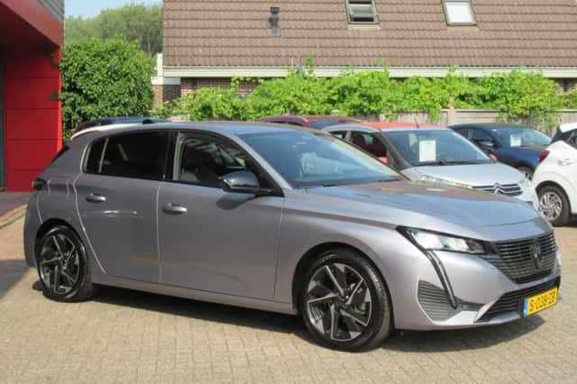 Peugeot 308 (2023) thumbnail 4