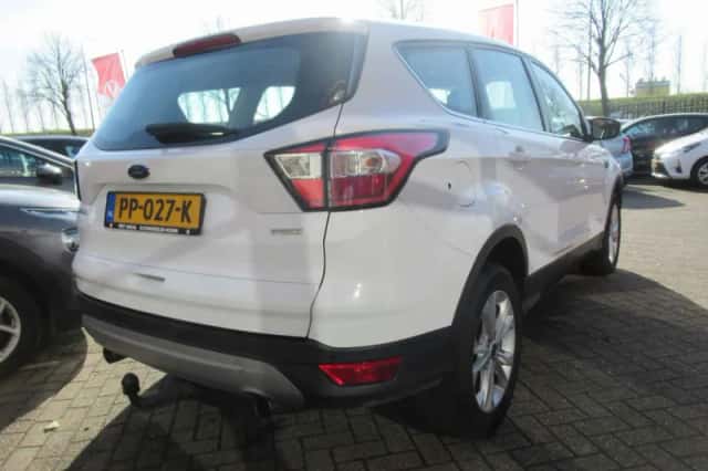 Ford Kuga (2017) thumbnail 6