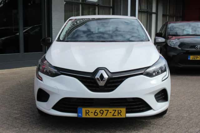 Renault Clio (2022) thumbnail 2