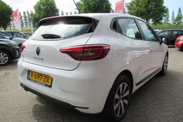 Renault Clio (2022) thumbnail 4