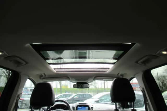 Ford Kuga (2017) thumbnail 6
