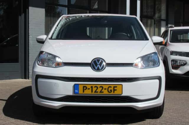 Volkswagen Up! (2022) thumbnail 2