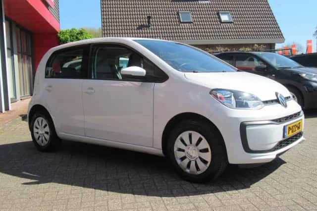 Volkswagen Up! (2022) thumbnail 3