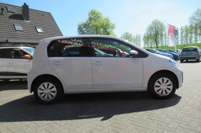 Volkswagen Up! (2022) thumbnail 4
