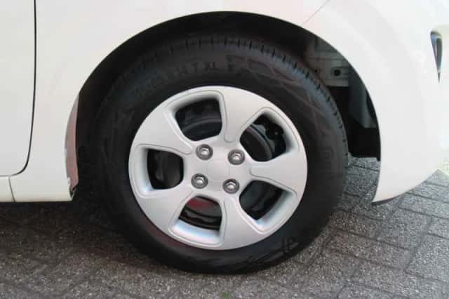 Kia Picanto (2019) thumbnail 3