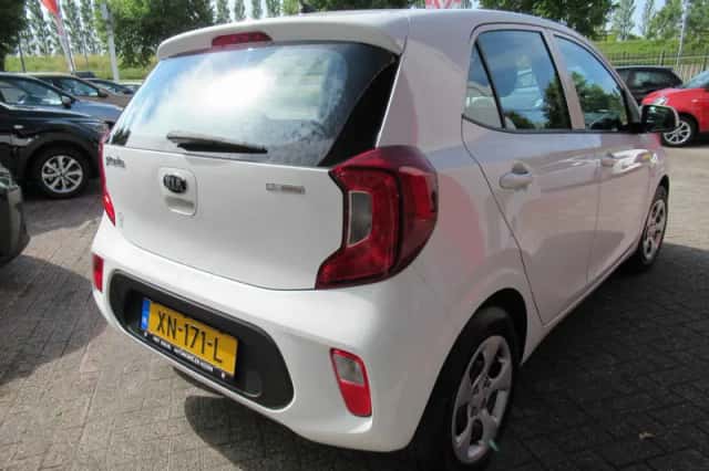 Kia Picanto (2019) thumbnail 5