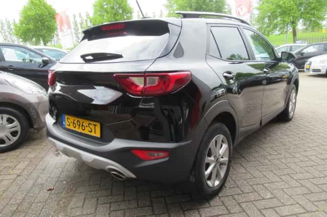 Kia Stonic (2023) thumbnail 6