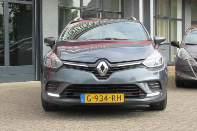 Renault Clio (2019) thumbnail 2
