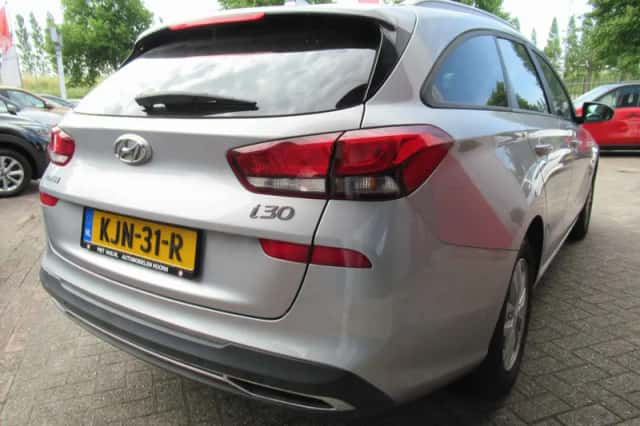 Hyundai i30 (2022) thumbnail 5