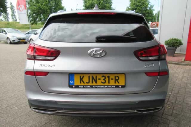 Hyundai i30 (2022) thumbnail 6