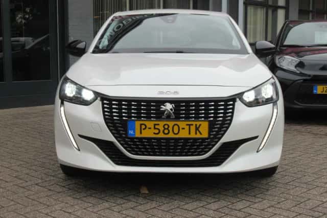 Peugeot 208 (2022) thumbnail 2