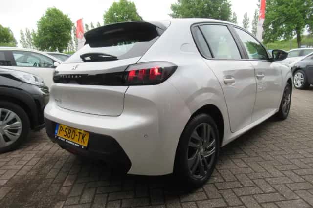 Peugeot 208 (2022) thumbnail 6